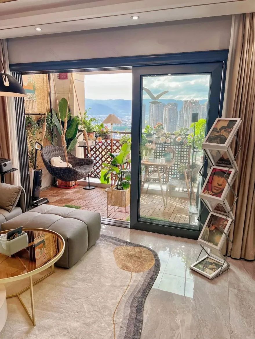 云南姑娘家的6㎡花园阳台走红:家住23楼,不封阳台,越住越舒服!-11