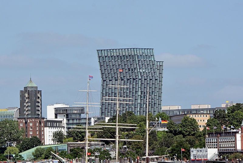 德国汉堡的"Tanzende Türme"办公大楼，创新设计成为城市地标-5