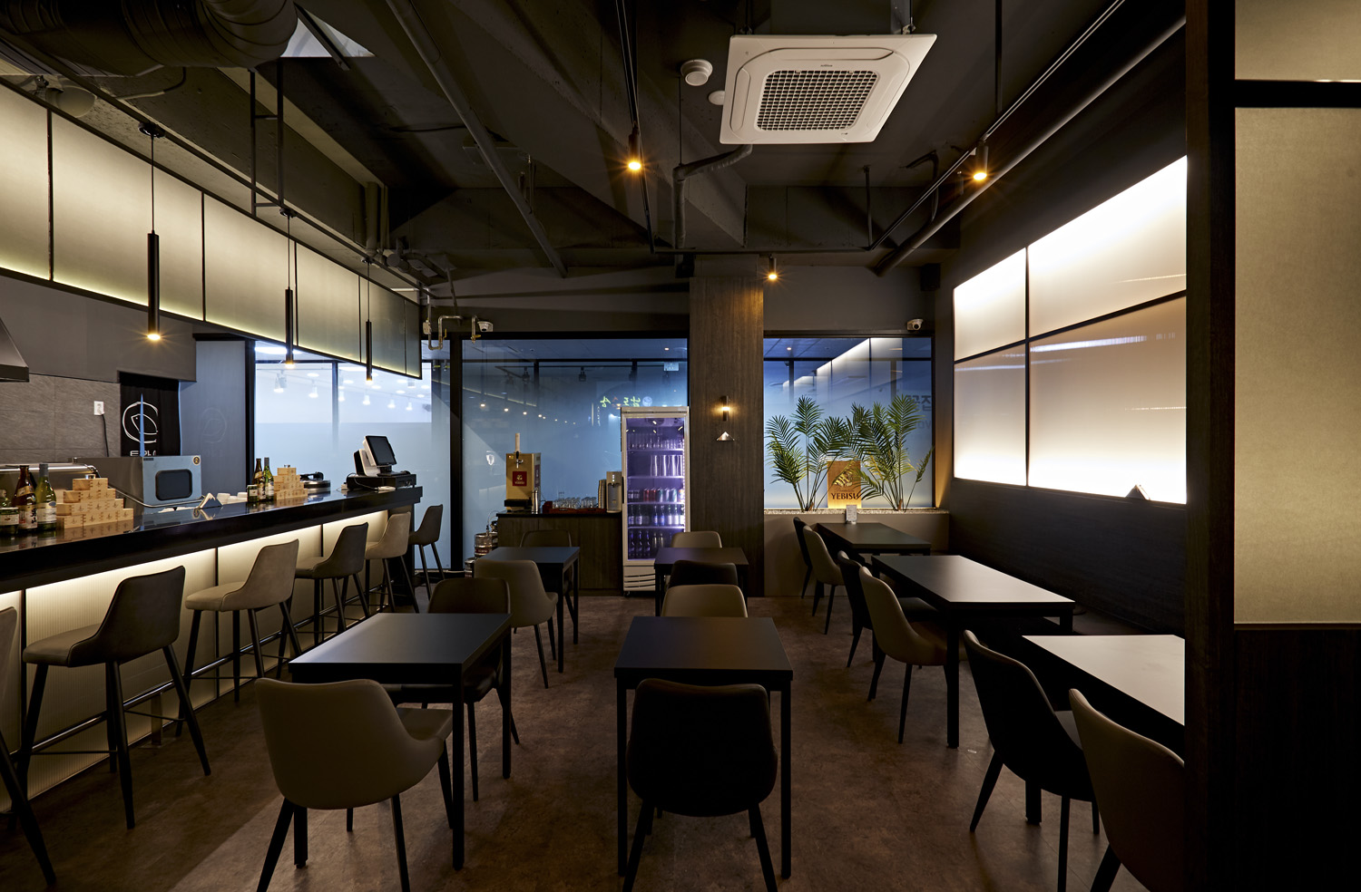 简约氛围的 16 坪韩式餐厅设计-4