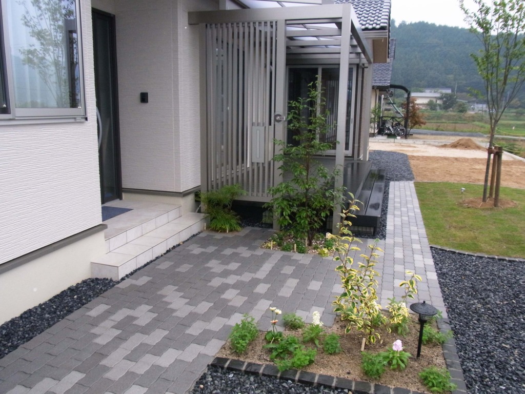 平屋建て和風モダン住宅の新築外構-49