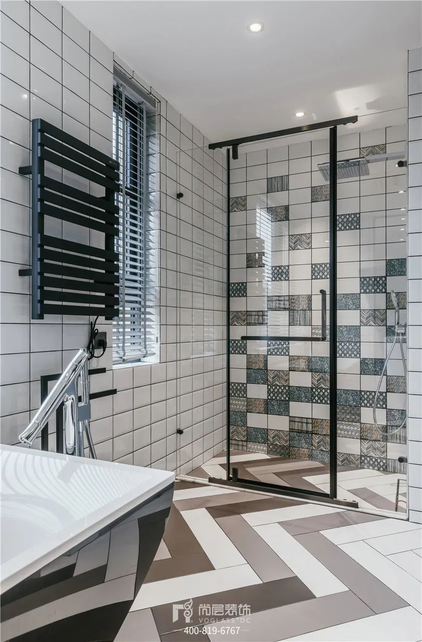 90后夫妻320㎡的新家，客餐厅直接通往后花园，还有健身区和茶室...-56