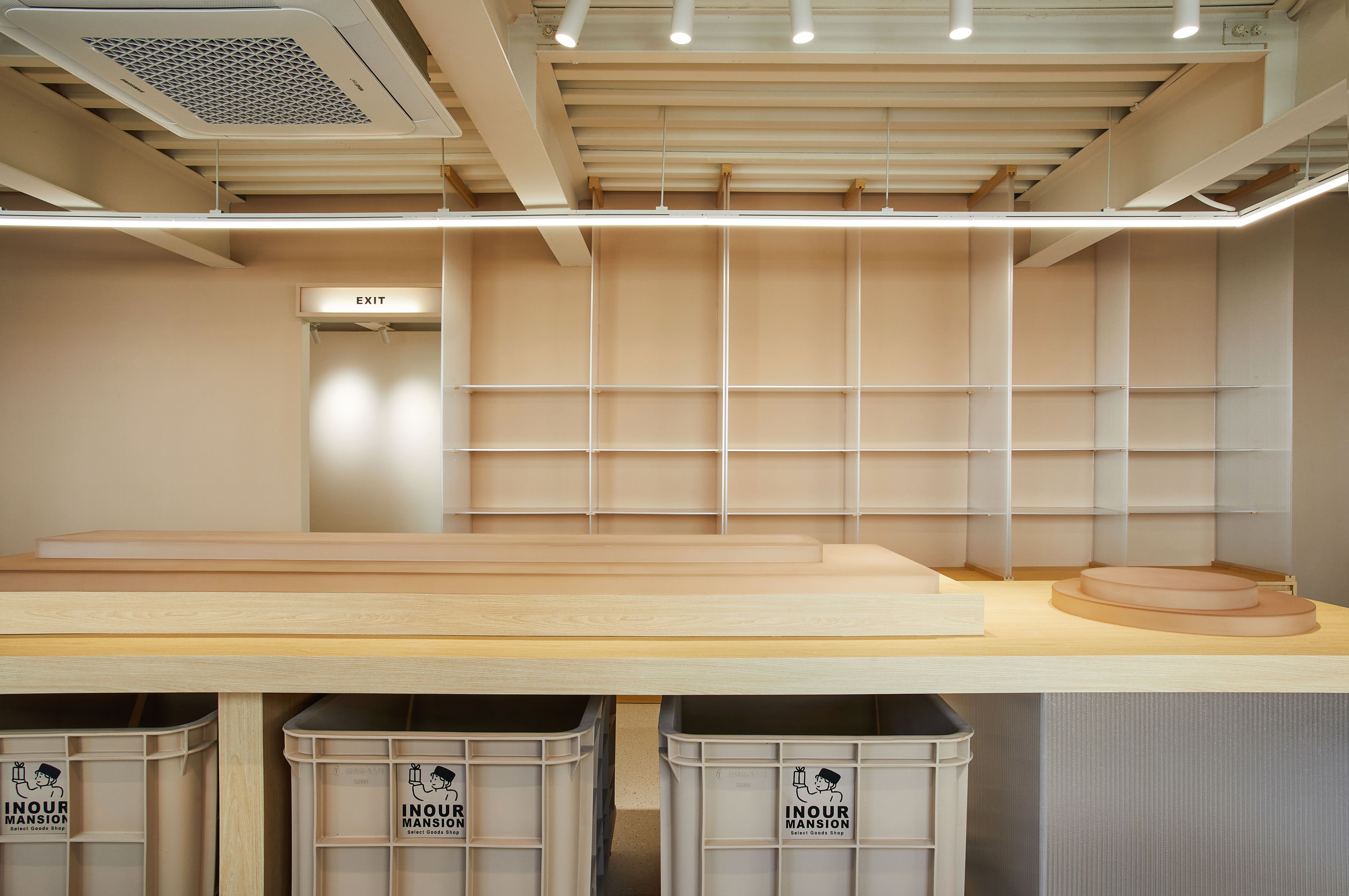 30 平米极简风家居用品店设计-4