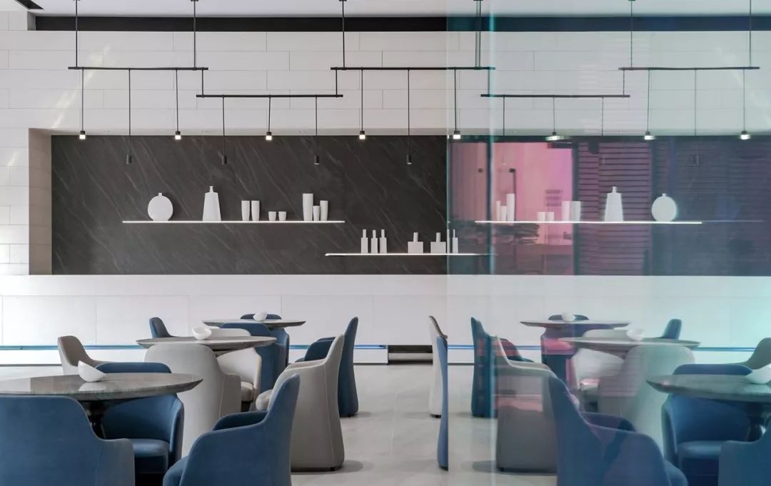 融创·云玺湾体验中心 | 水波荡漾的沉浸式空间设计-39