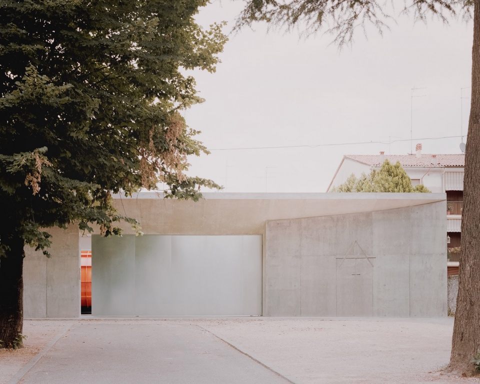 意大利“门槛与宝藏”艺术空间,探索边界与珍宝的完美融合-3