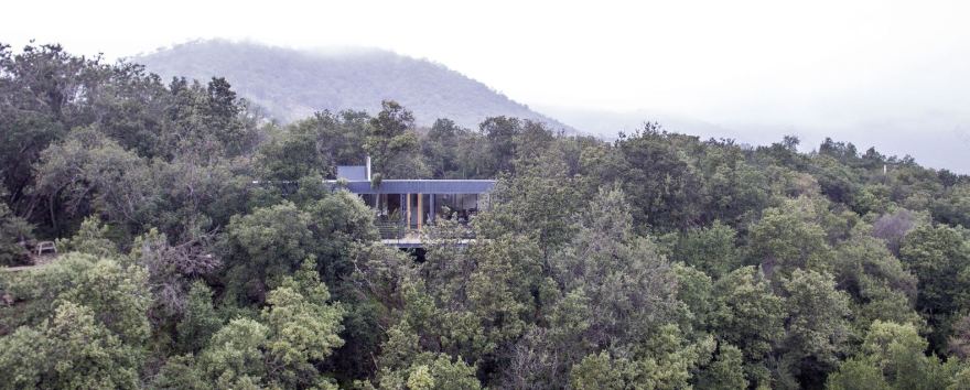 智利奥尔穆埃森林中的悬浮家庭住宅-67