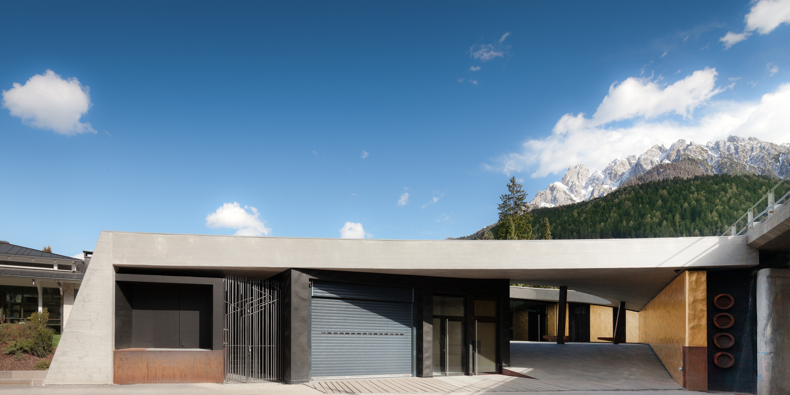 弗朗茨·克拉勒品牌南蒂罗尔地区奢侈品购物建筑设计-65