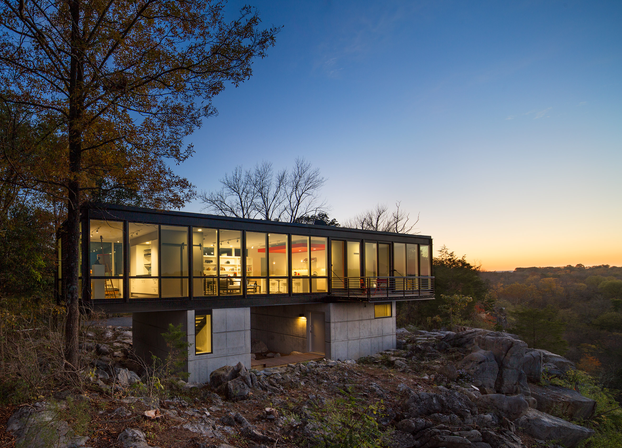 Artist's retreat in West Virginia sits above a limestone quarry-18