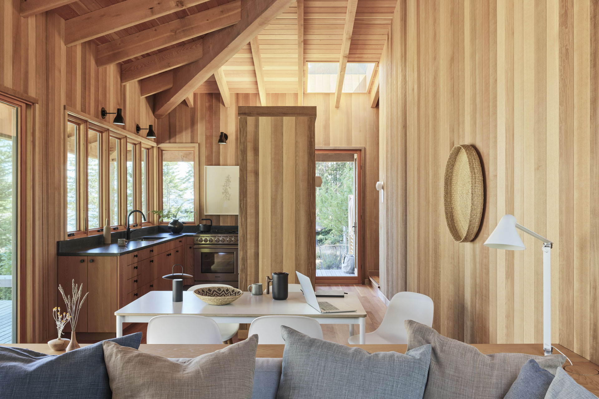 不列颠哥伦比亚省度假小屋丨Laura Killam Architecture-20