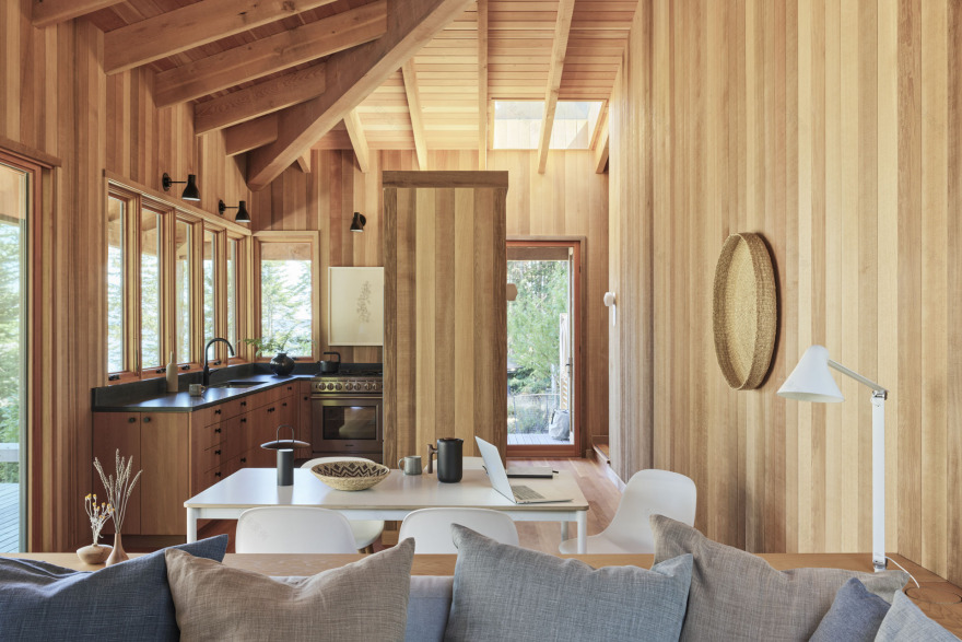 不列颠哥伦比亚省度假小屋丨Laura Killam Architecture-20