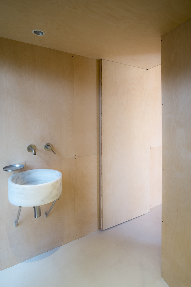 石墙下的现代宜居空间丨西班牙丨MAAV-31