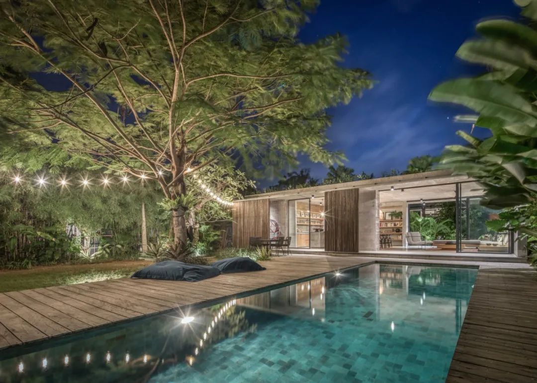 印度尼西亚 800㎡私密住宅,绿色景观中的混凝土盒子-10