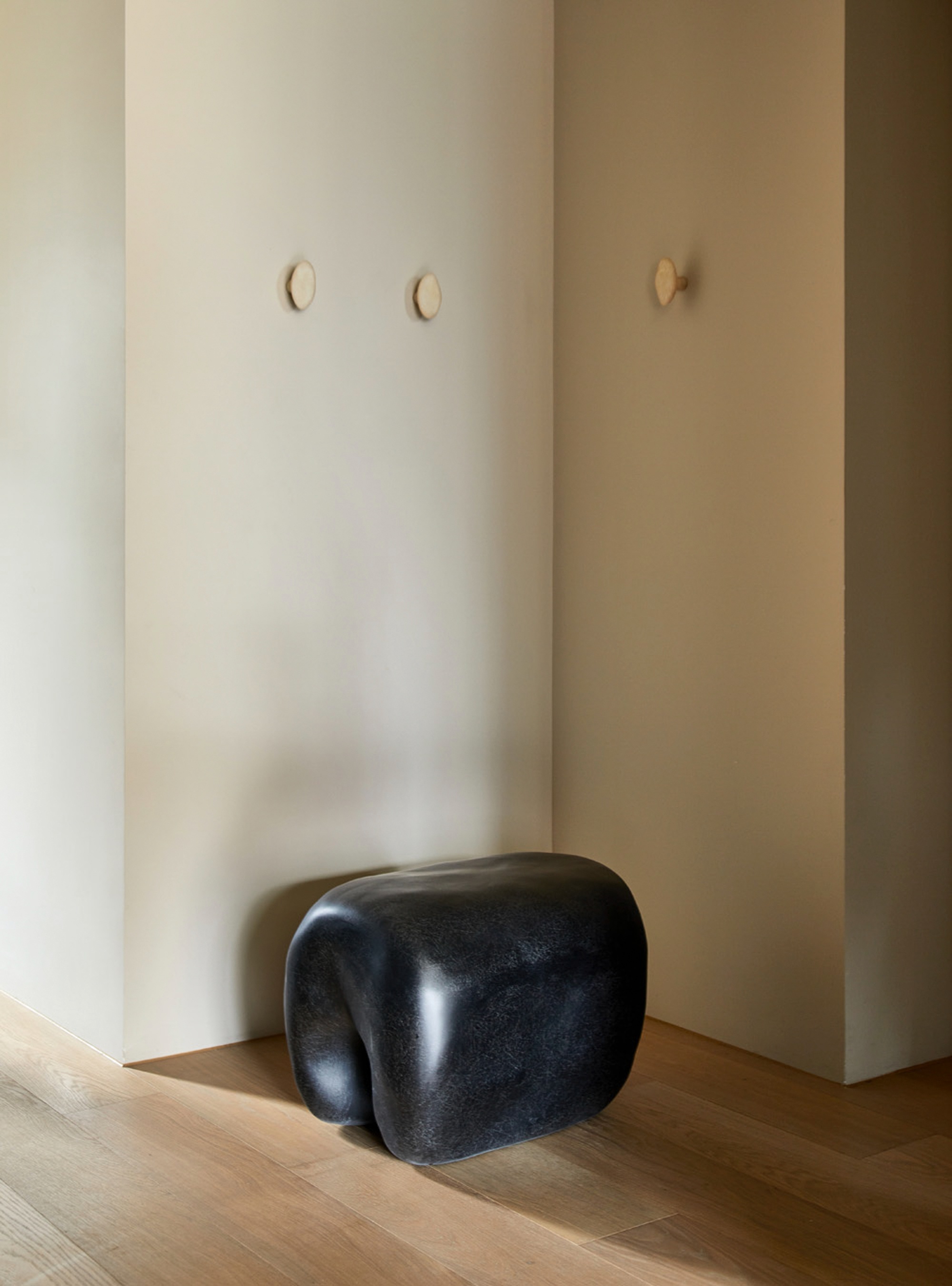 黑色中古风极简公寓-8