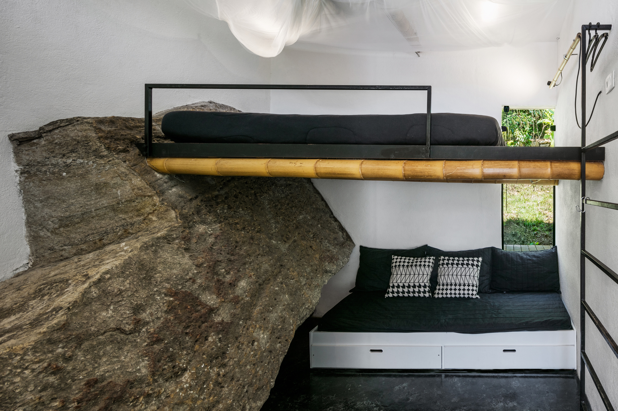 Guesthouse Paraty / CRU! Architects-13