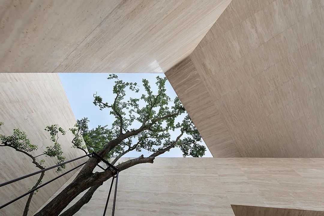 重庆壹方艺术馆 | 解构自然，重塑山城艺术地标-78