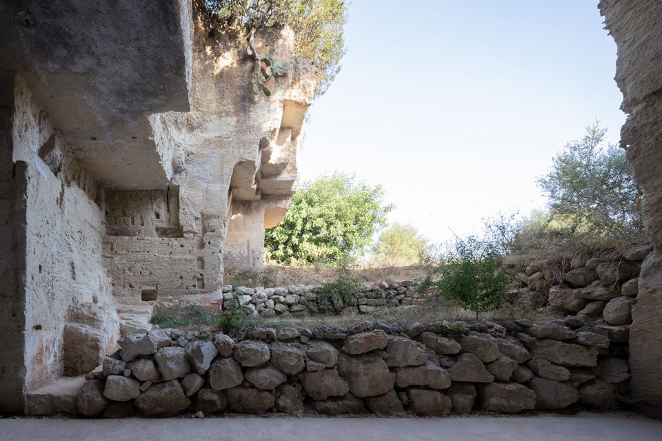 大地之屋 · 反向转译的洞穴住宅丨西班牙-12