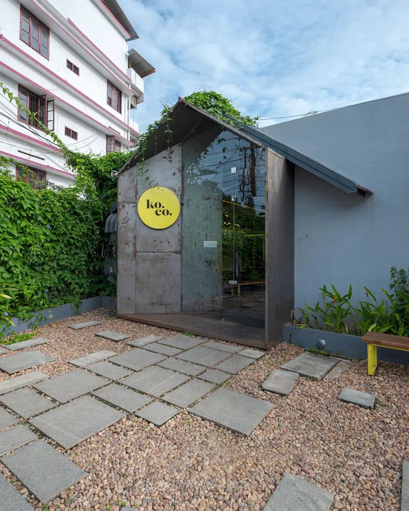 百年祖屋变身为现代餐厅-10