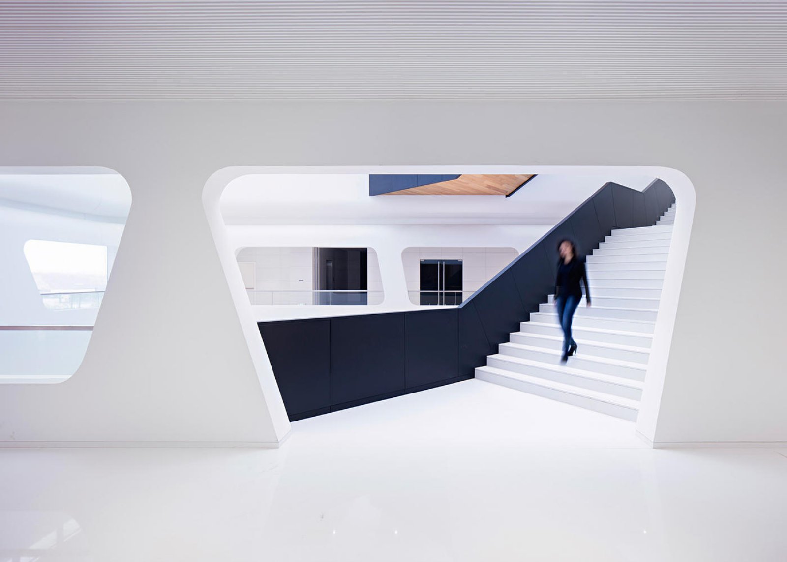 西安中西部内陆港口金融城  HALLUCINATE设计公司-0