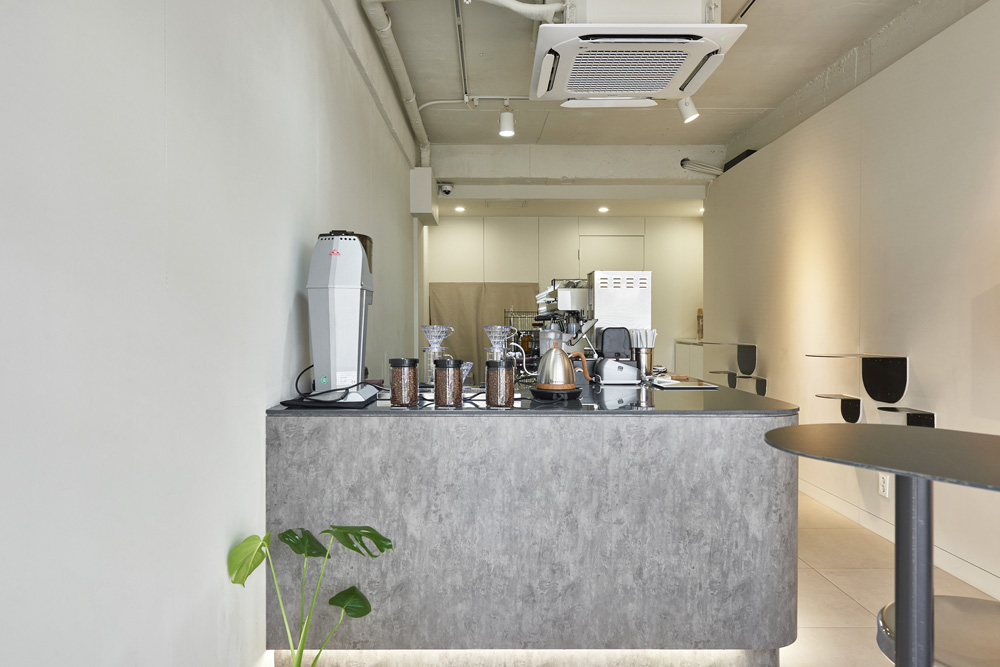 首尔 7 坪咖啡厅，知名设计师打造独特氛围空间-4