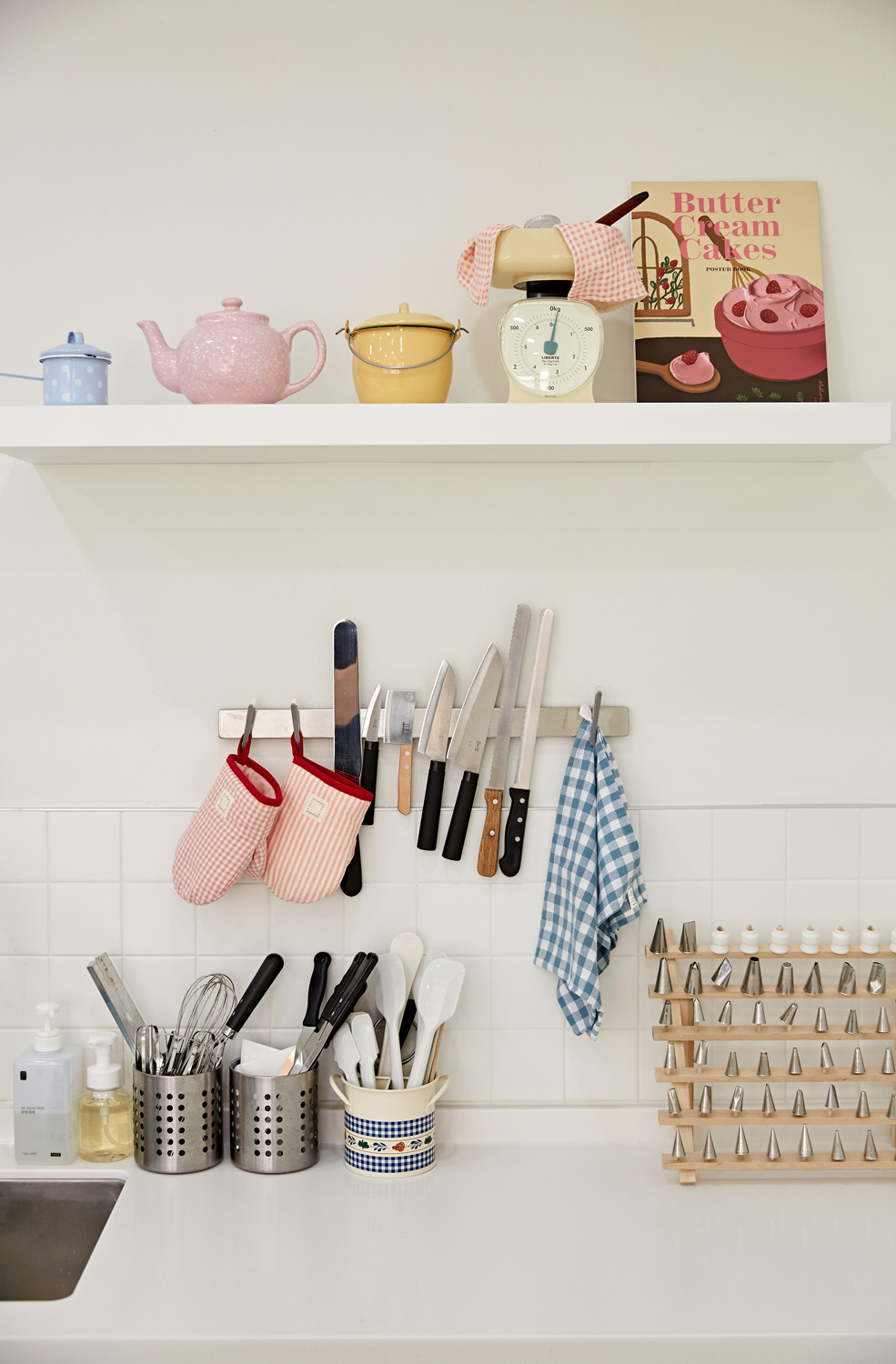 白色简约设计，10 平米小店翻倍吸睛-12