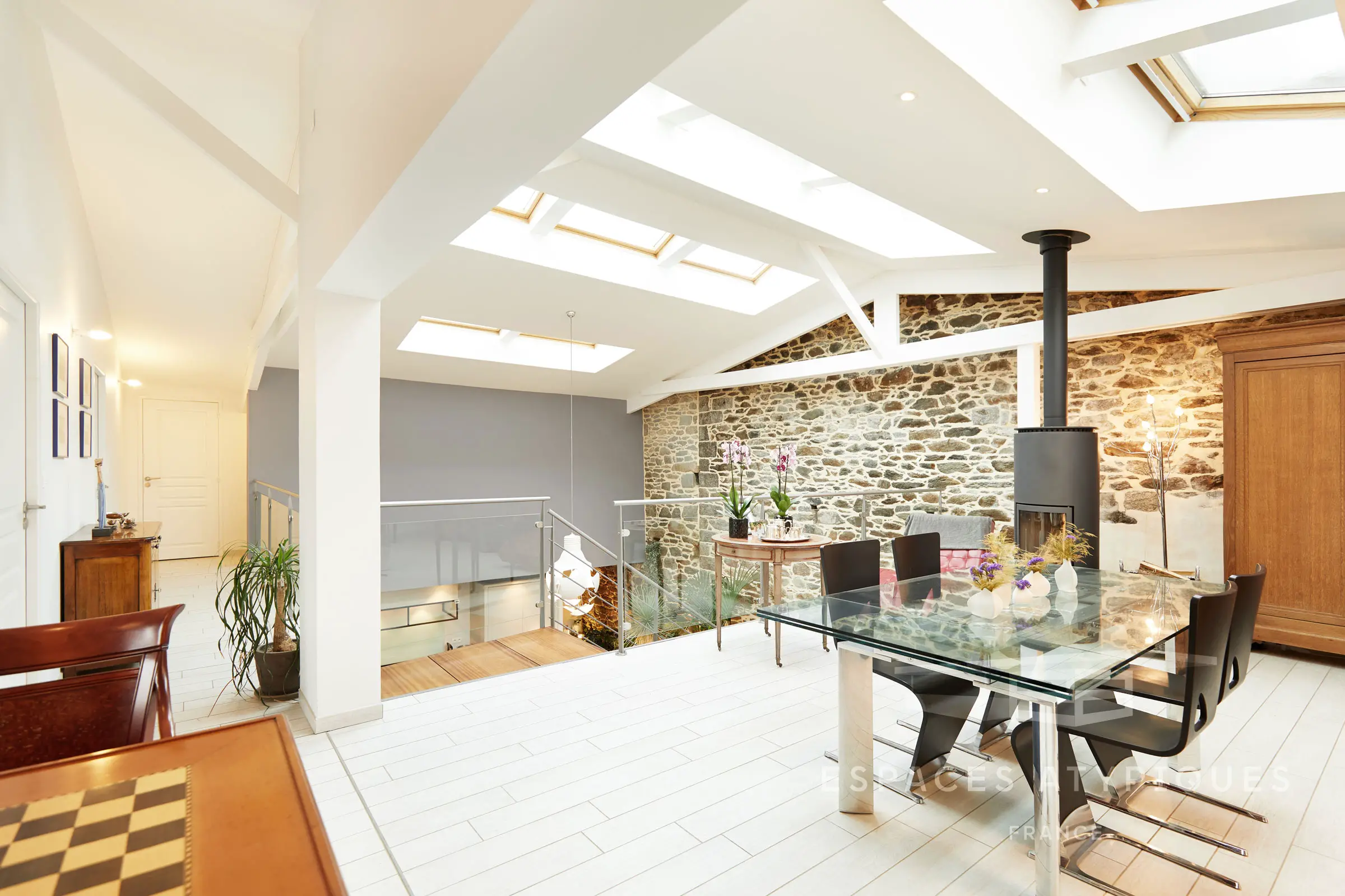 战前石墙见证的现代工业风 | 法国布雷斯特的独特阁楼-7