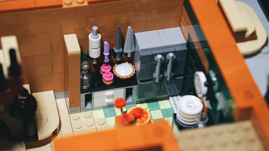 【精彩MOC欣赏】三套乐高街景10297组成的超级转角精品酒店——《皇家花园酒店》-116