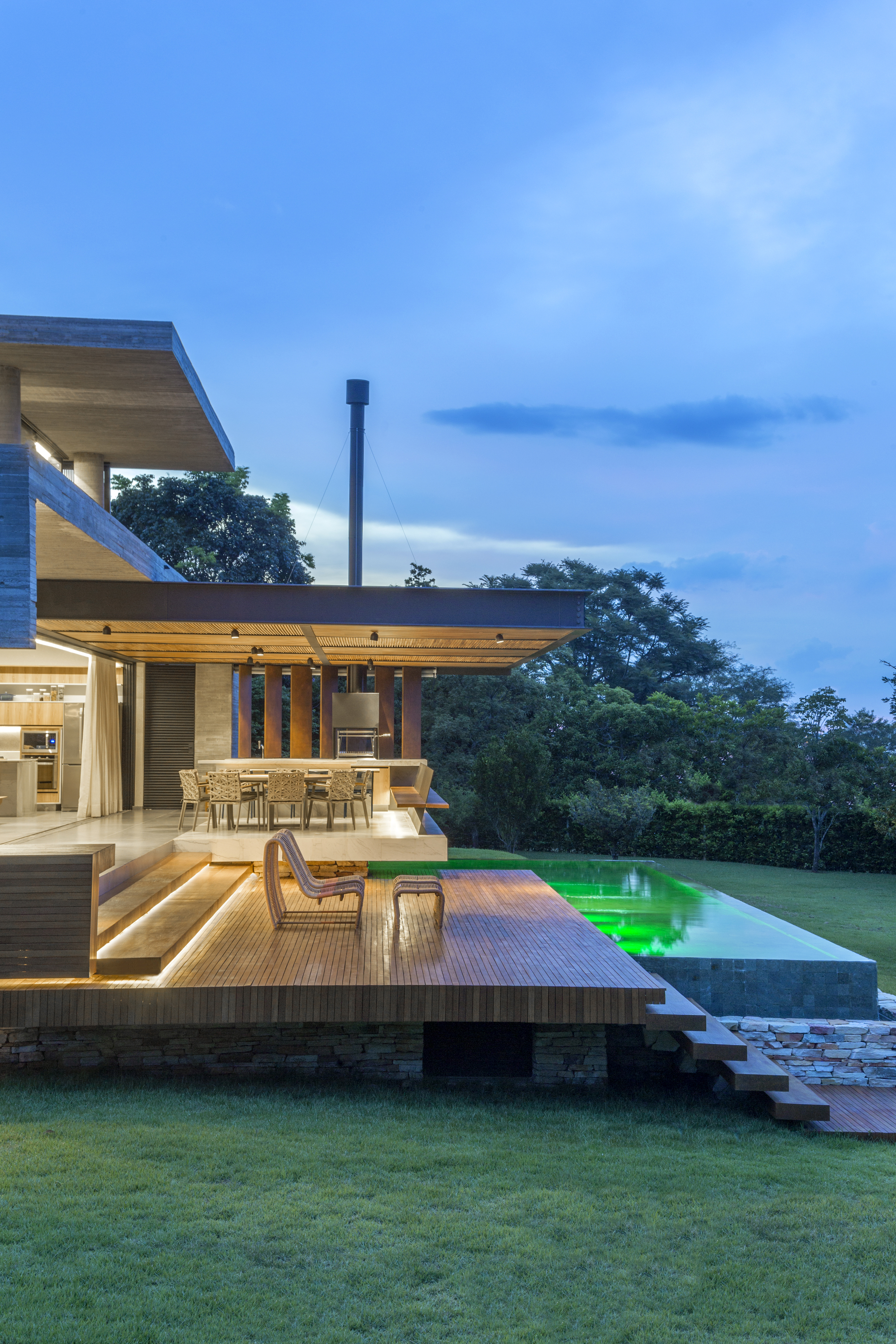 Concrete House / Costaveras Arquitetos-25