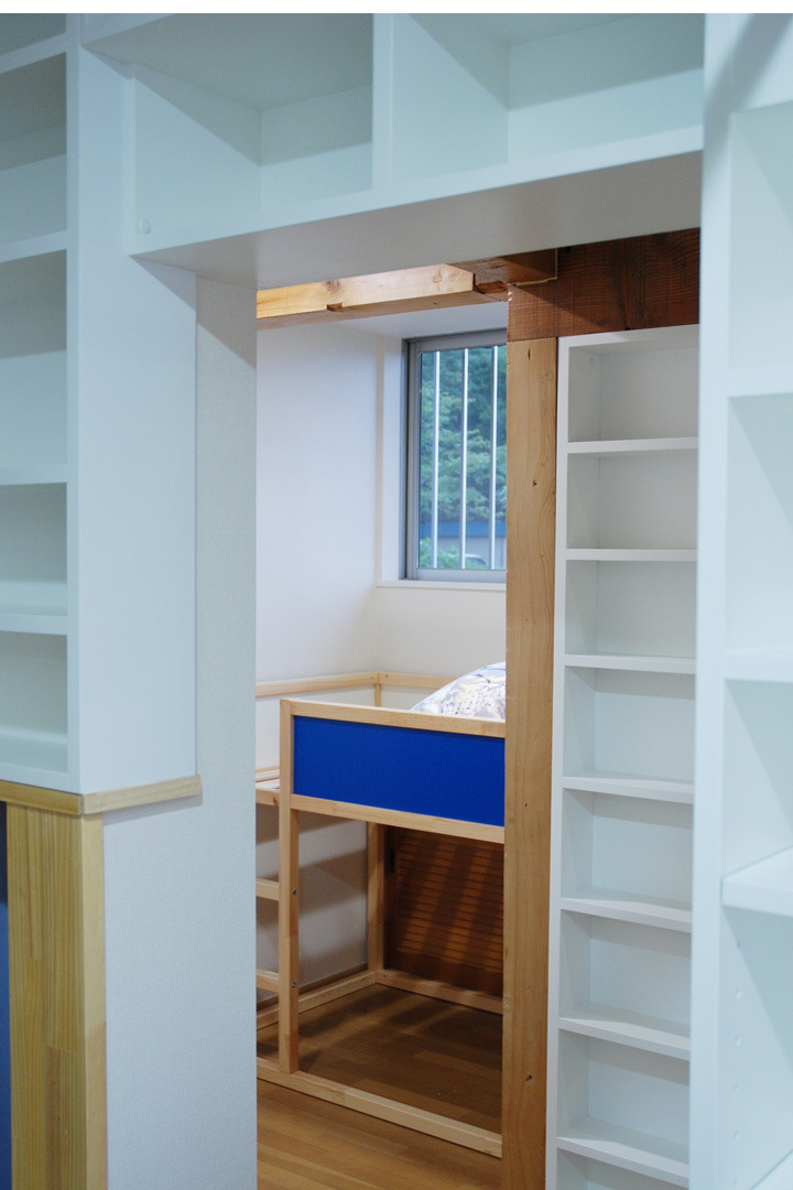 木构书架打造儿童阅读空间-12