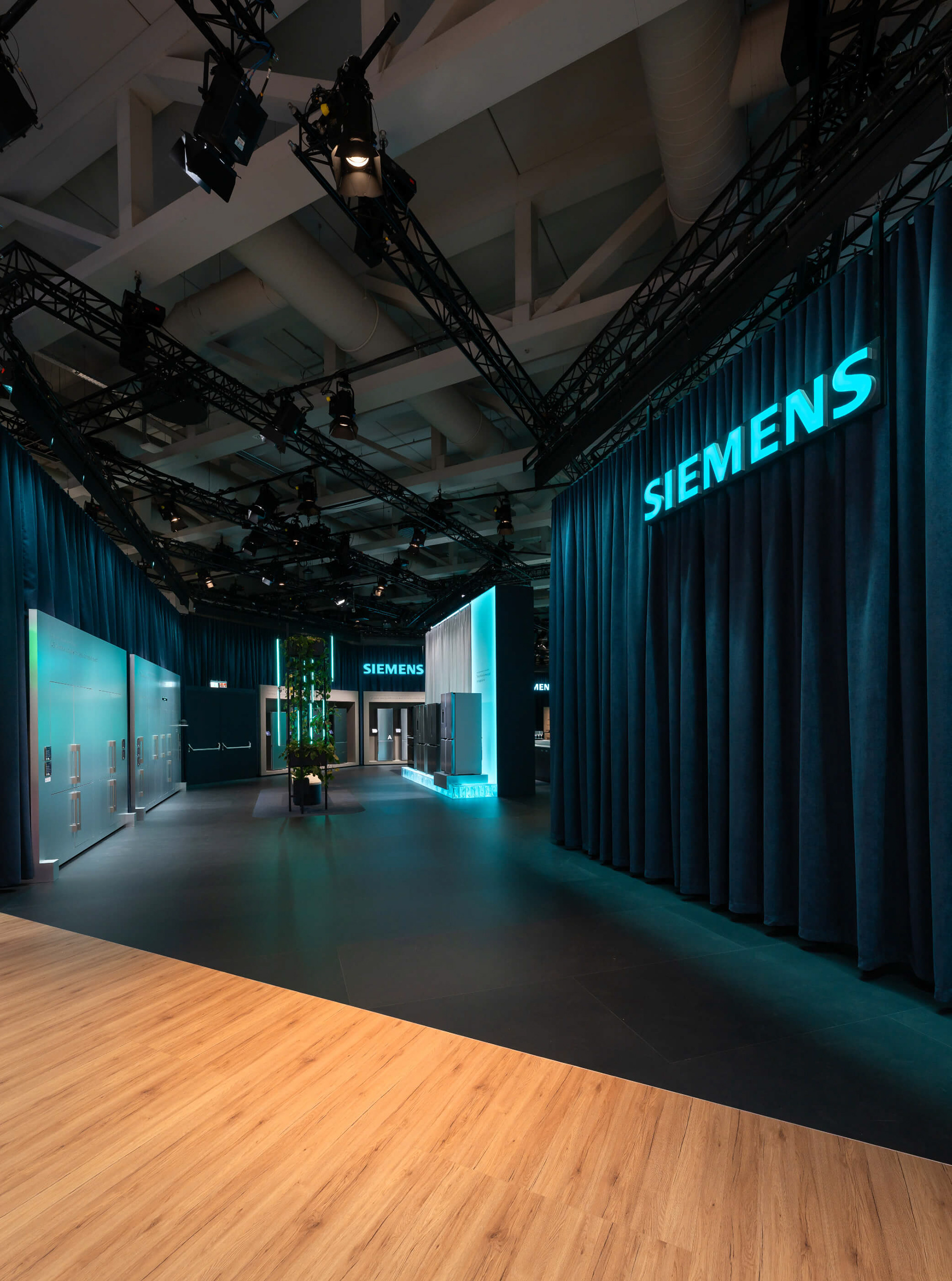 WOU Tradefair Design SIEMENS IFA 2025-3