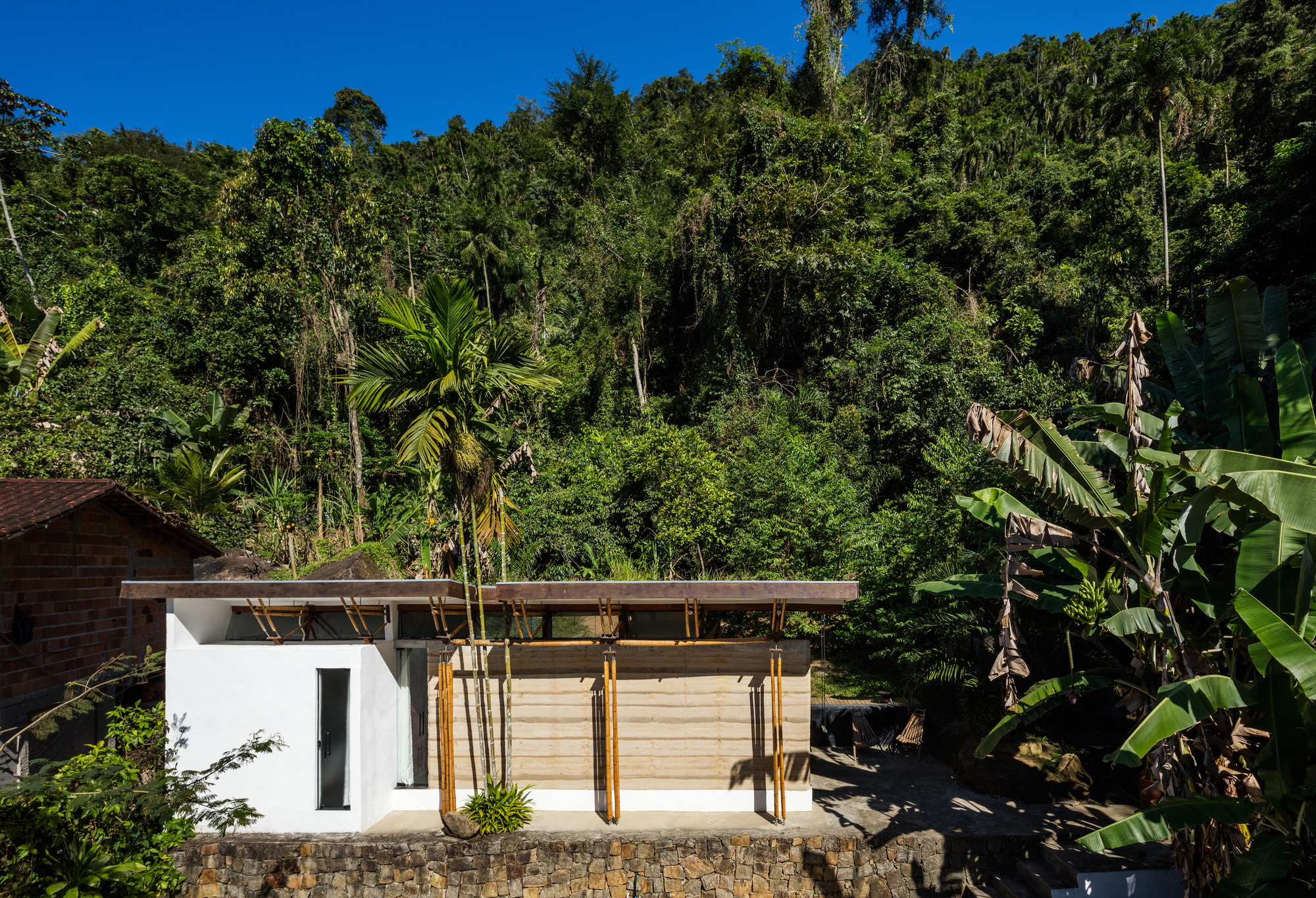 Guesthouse Paraty / CRU! Architects-25