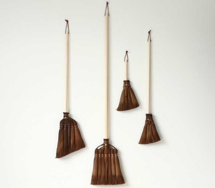 カタチのいい掃除道具 −1− 普遍的な美しさをもつ日本の箒とちりとり | Interior | 100%LiFE-1
