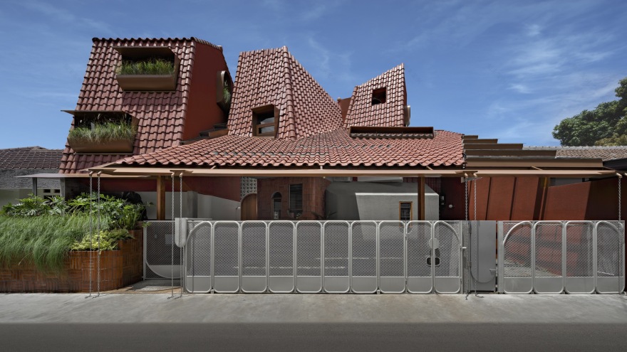 心烦意乱的房子丨印度丨Ismail Solehudin Architecture-35