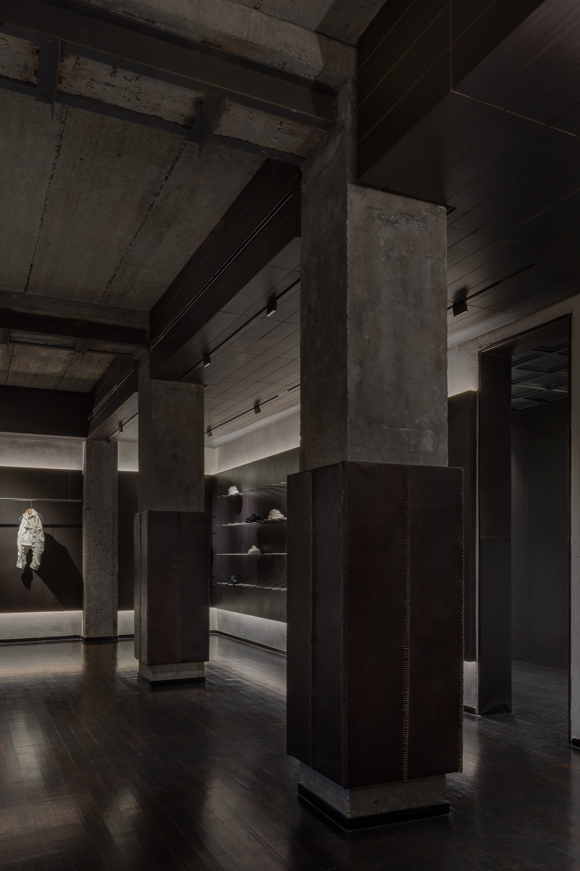 上海 The last Redemption 服装店丨中国上海丨直距设计-27