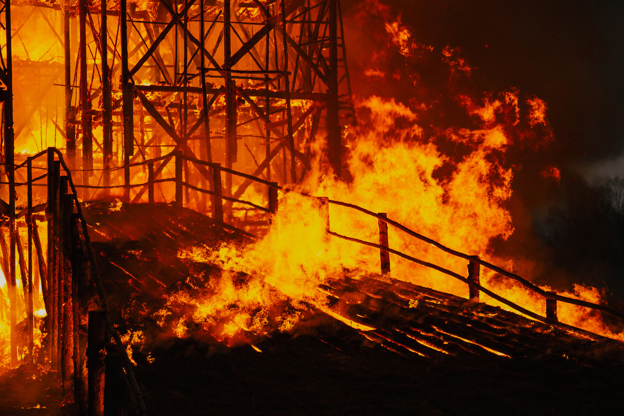 燃烧的桥梁 · 俄罗斯尼古拉列宁维茨艺术公园丨KATARSIS-54