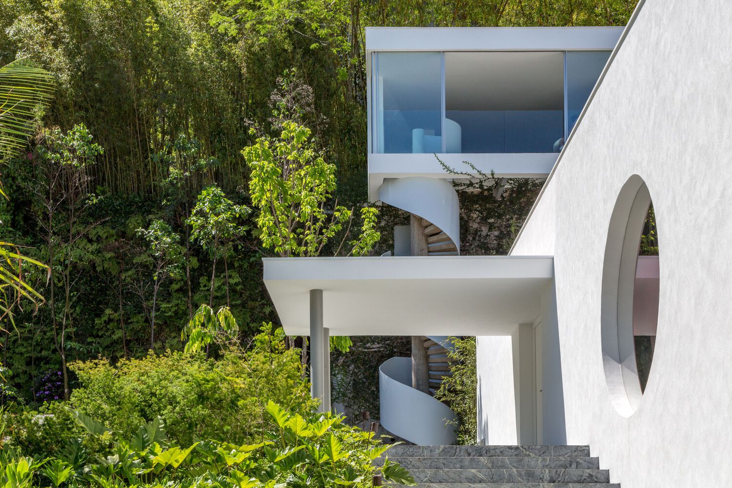 Itaúna House · 巴西里约热内卢的垂直景观别墅设计丨Siqueira + Azul Arquitetura-26