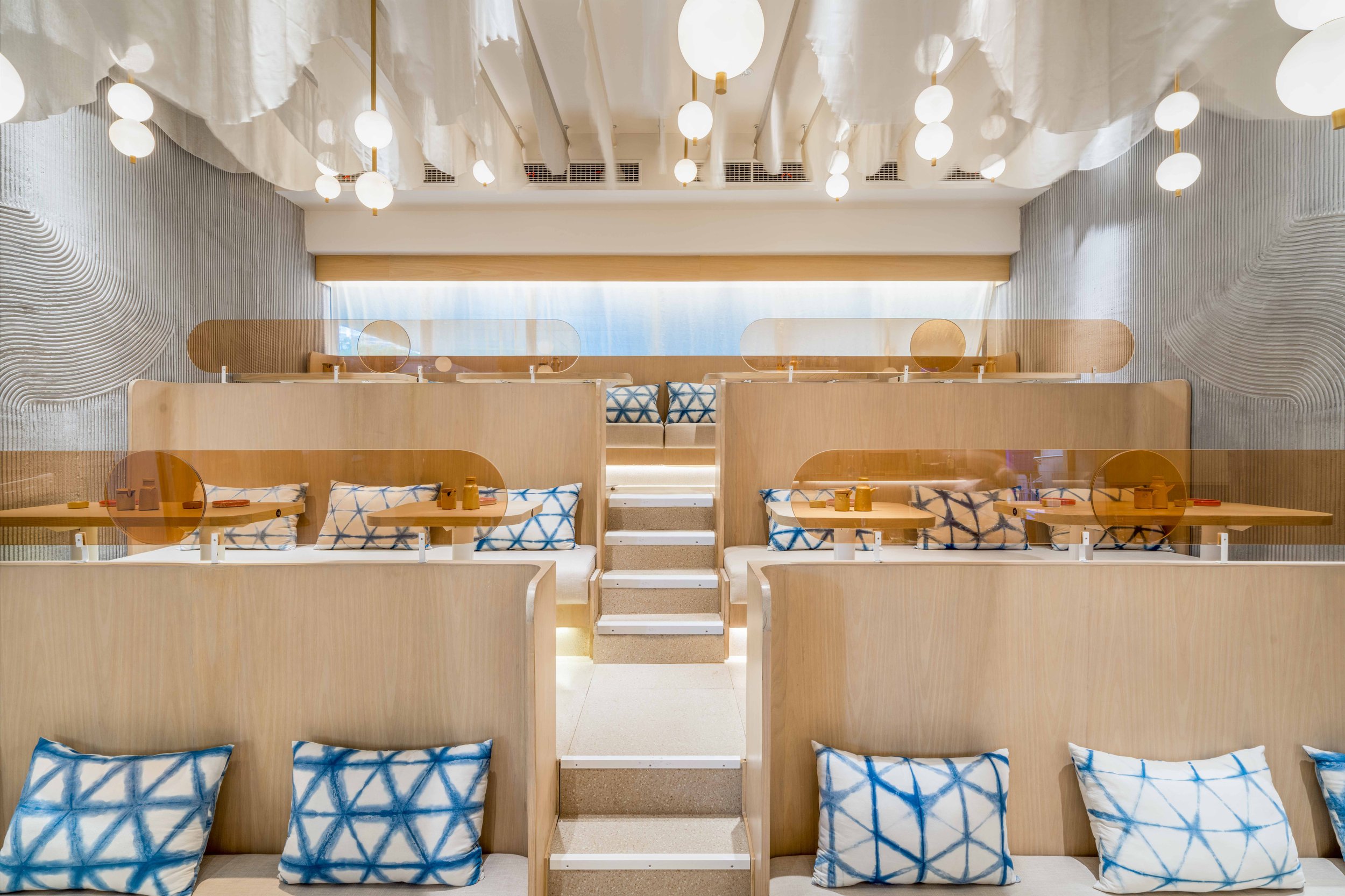 雅加达凯洋寿司店

注：这里Kaiyo音译为凯洋，Sushi是寿司，Jakarta是雅加达 ，推测这是雅加达一家名为凯洋的寿司店 丨印度丨BrandWorks-31