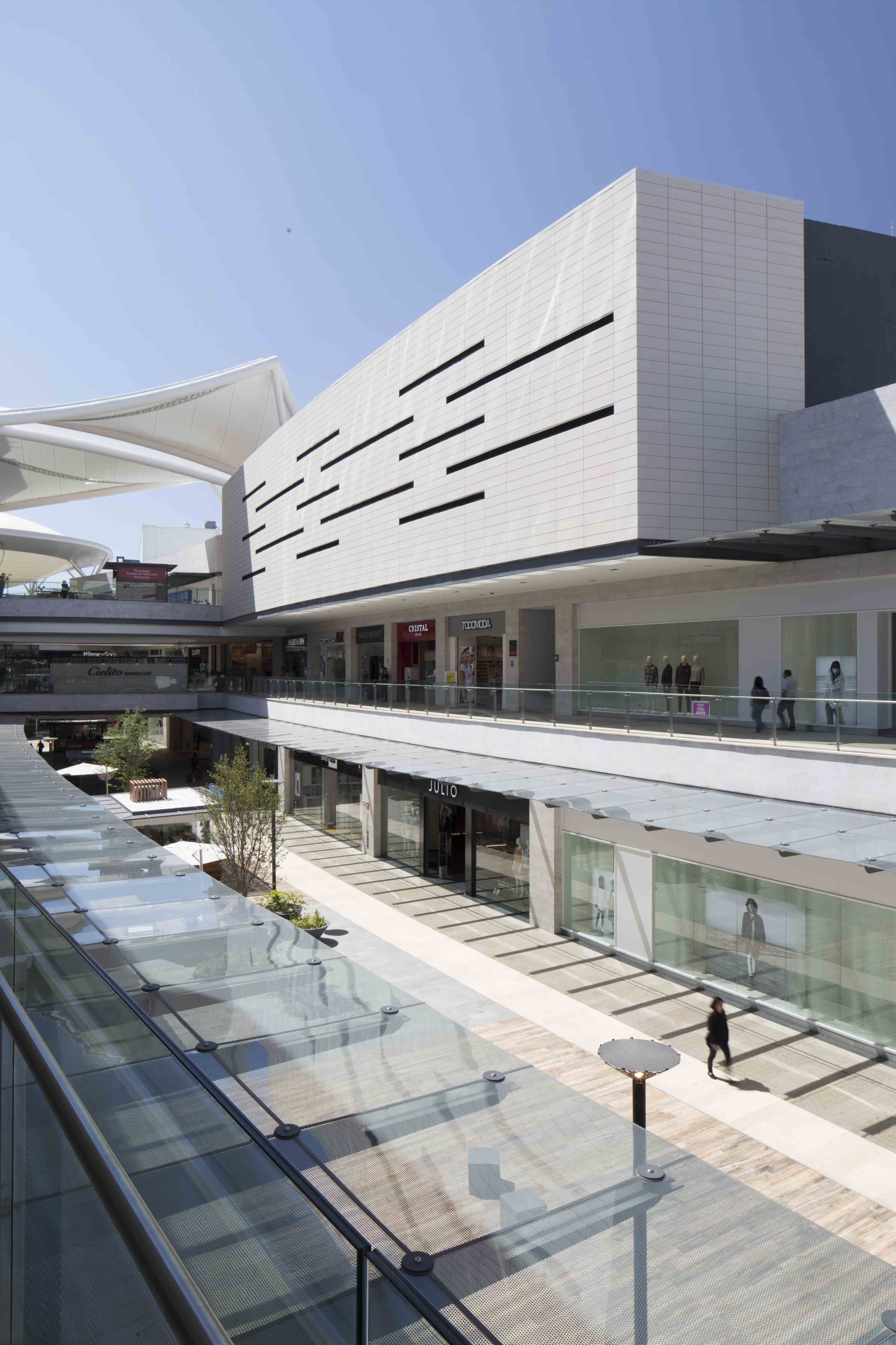 Puerta La Victoria 购物中心设计-22