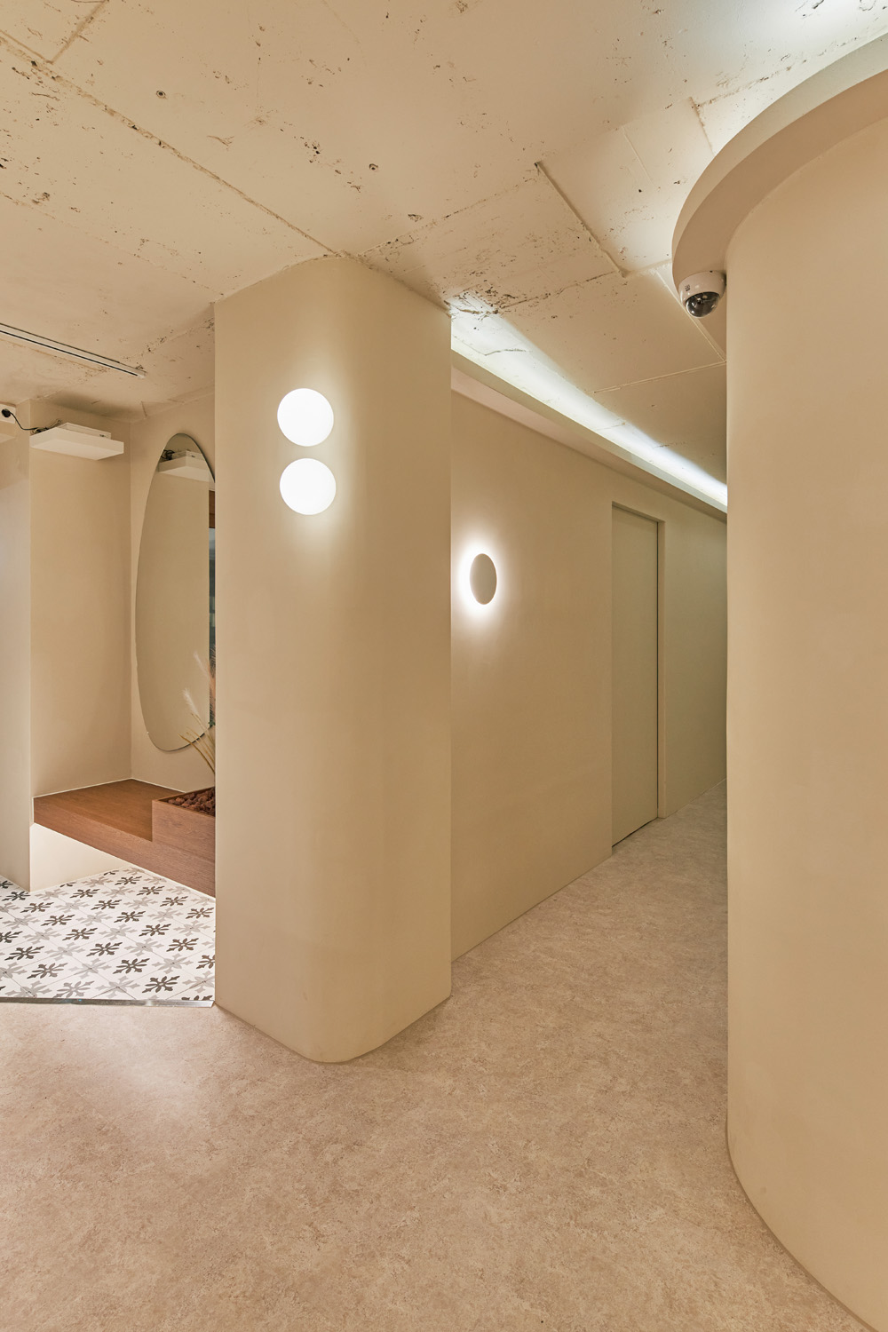 30 平米高级 SPA 店，白色与原木的精致空间-12