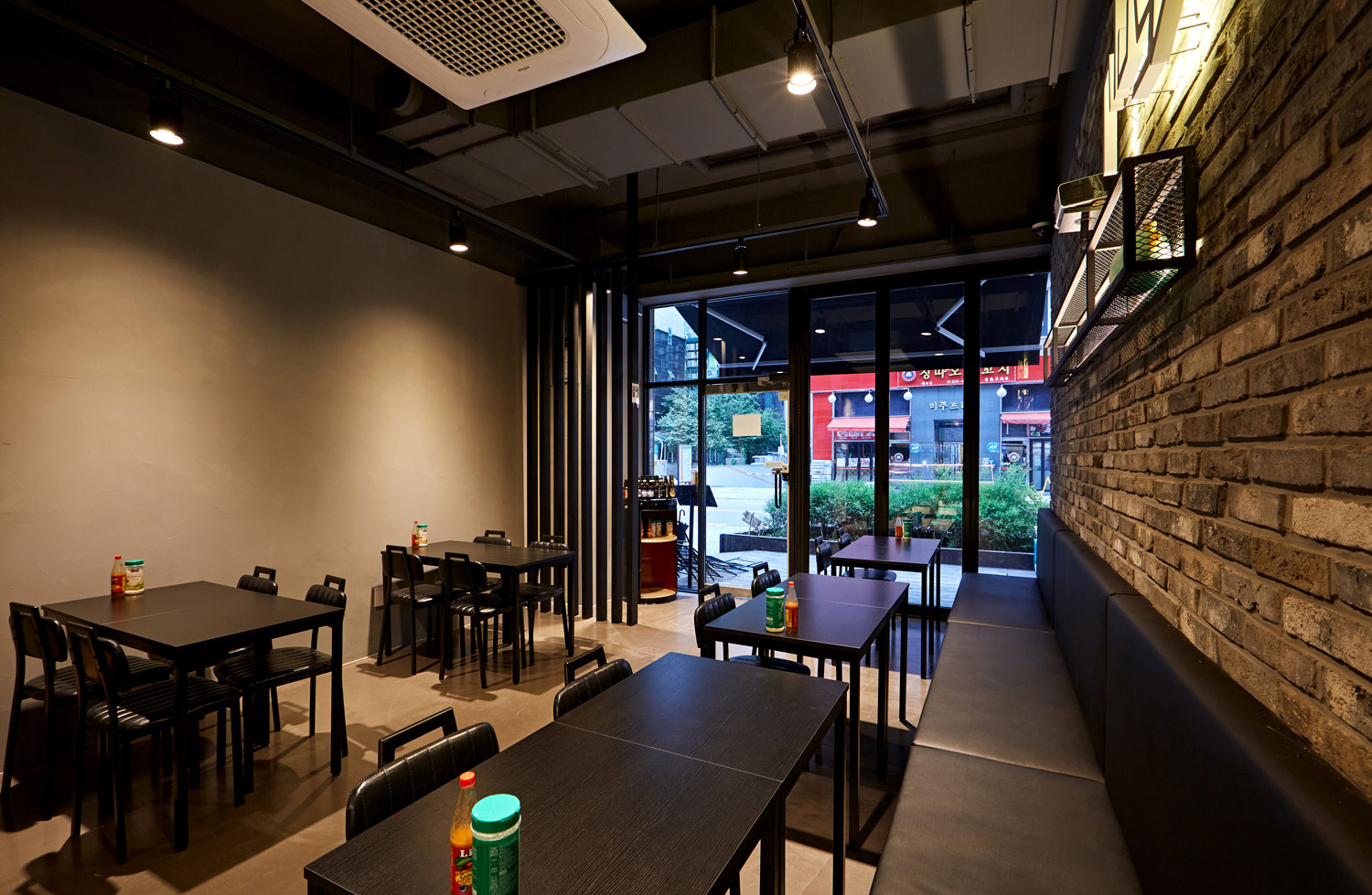 16 坪极简风披萨店设计，打造美食空间新体验-8