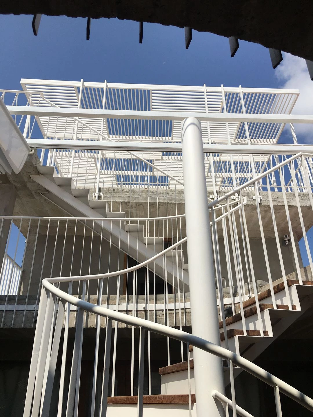 融合传统与当代的柬埔寨 Kampot 老店屋改造-31