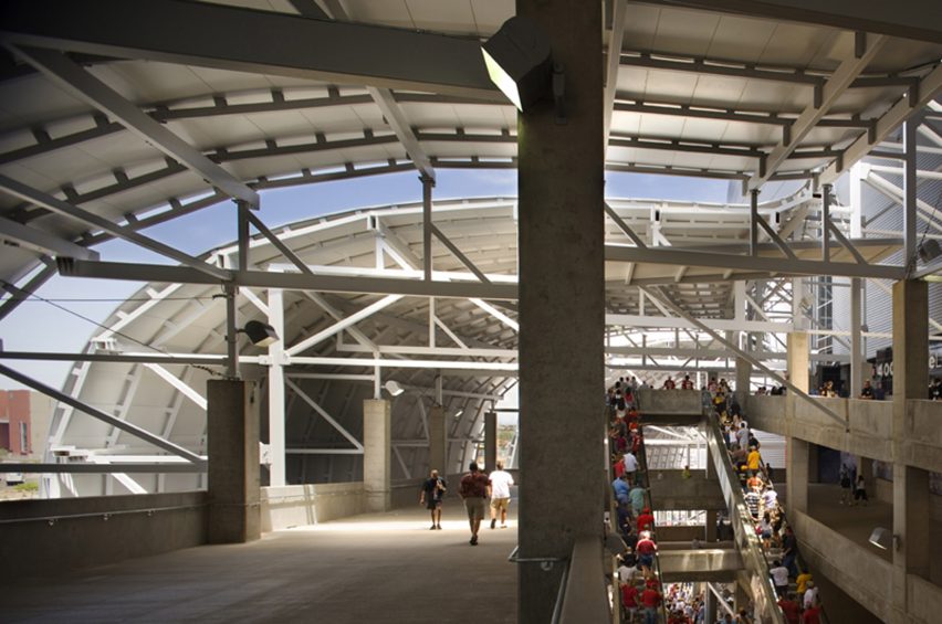 州立农场体育场丨美国亚利桑那丨彼得·艾森曼,Populous-34