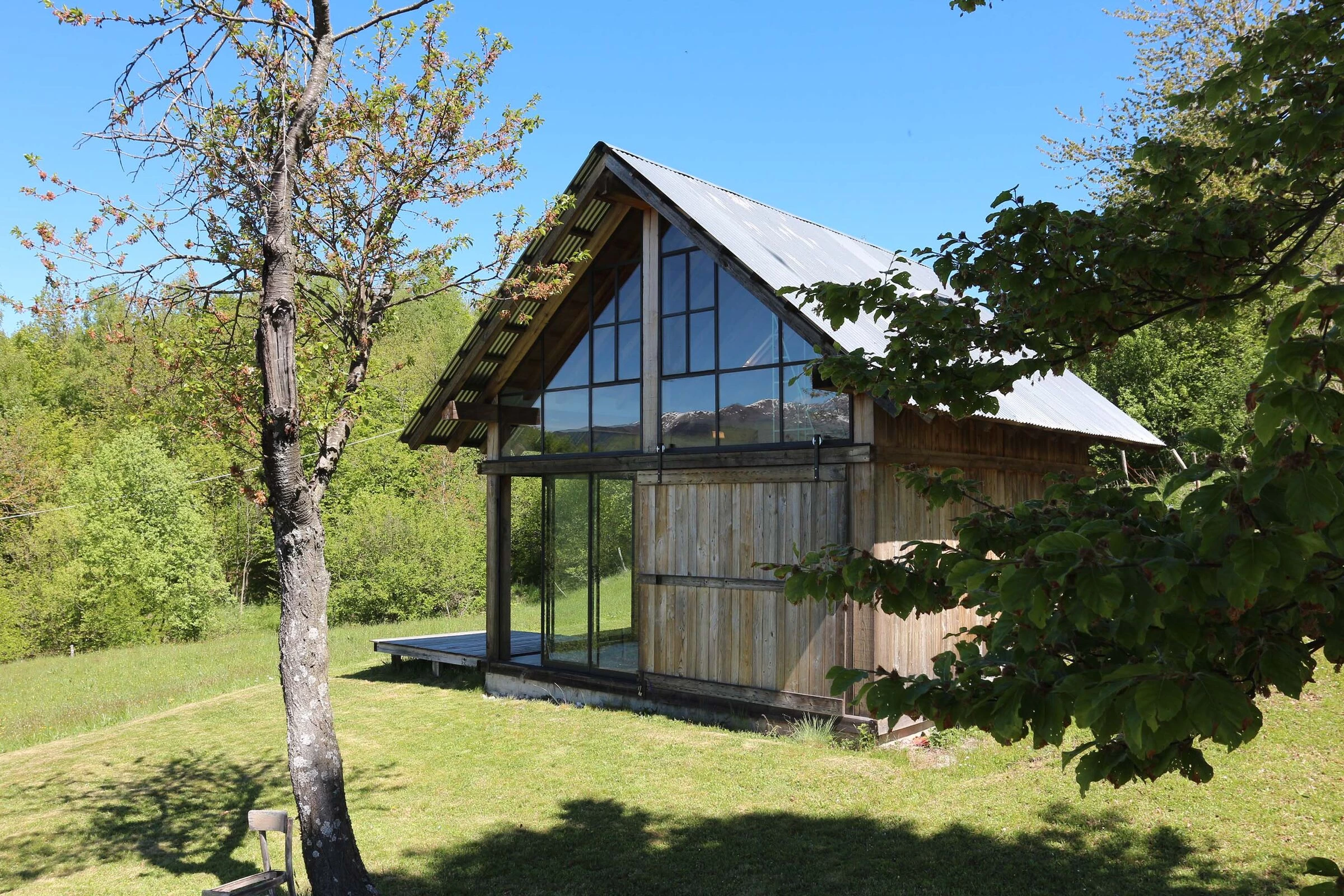 Cabanon, a contemporary cabin in Ligurian Alps-18