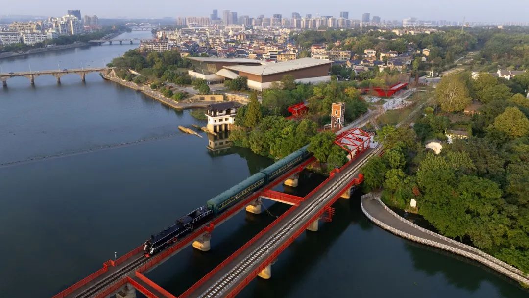 衢州龙游滨水文化客厅（铁路遗址公园一期）-1