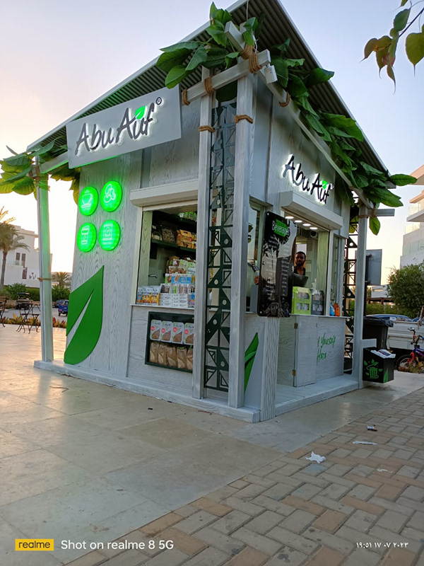 阿布在贝壳摊位上-3