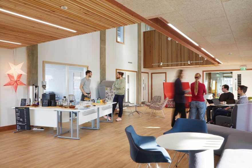 英国首个 Passivhaus Plus 认证办公楼丨Architype-14