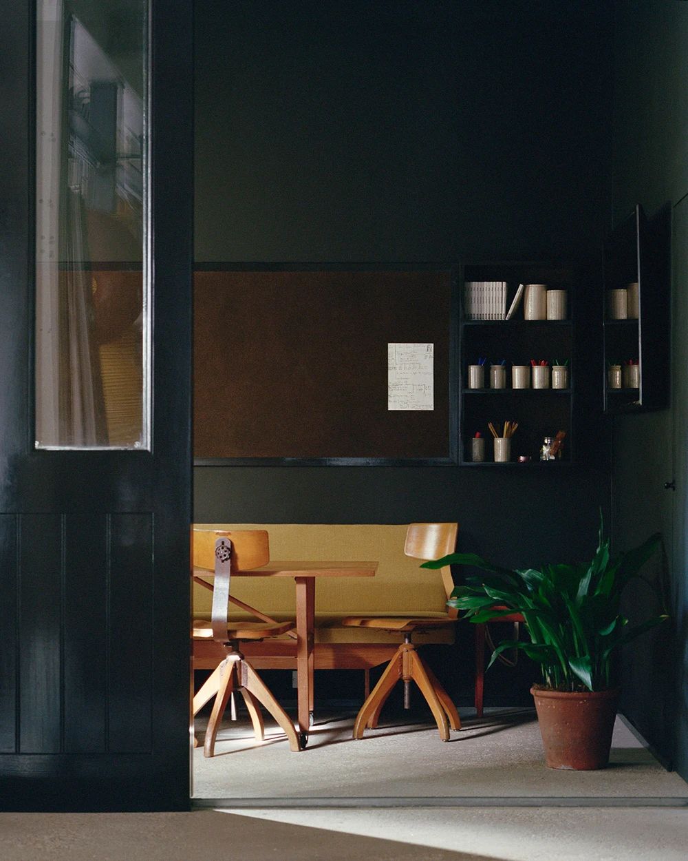 混凝土之舞 · PSLab 伦敦总部展示兼办公设计-24