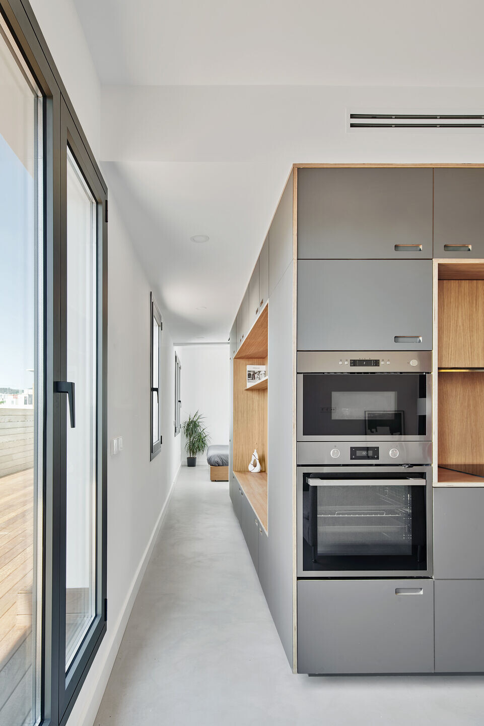 现代全能实验室 · 西班牙巴塞罗那 U 形空间公寓设计丨Allaround Lab-7