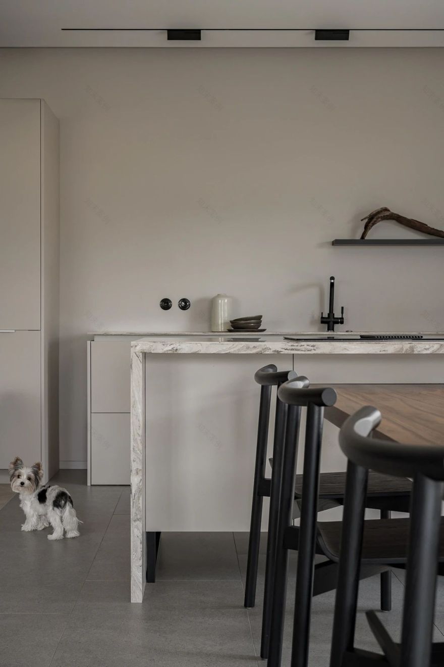 四口之家的现代室内设计-24