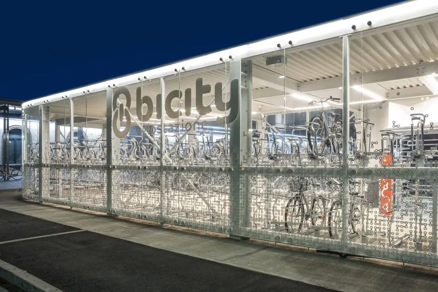 贝加莫发光自行车站丨意大利贝加莫丨STUDIO CAPITANIO ARCHITETTI-26