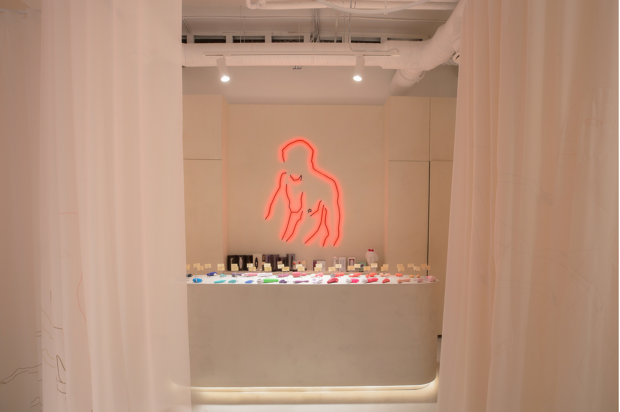 莫斯科首家精品成人店,颠覆传统设计-5