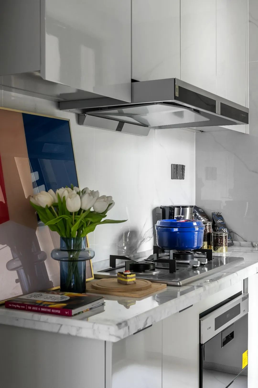 未来城高层 99 户型 | 克莱因蓝的现代艺术空间-32